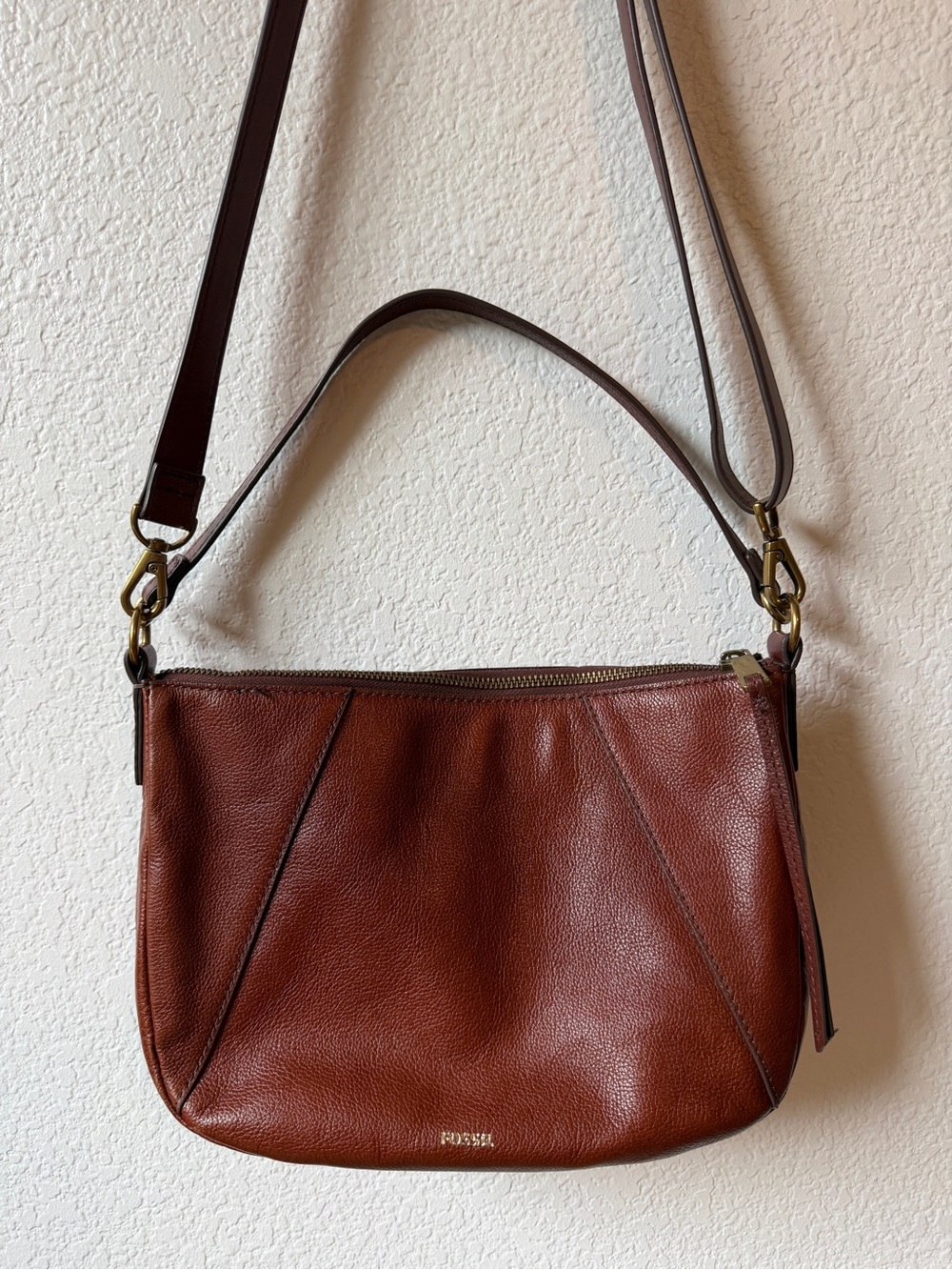 Fossil Chestnut Brown Leather Crossbody Bag with Adjustable Strap